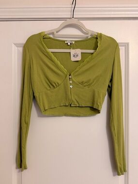 Green Lace Trim V-Neck Button Front Cropped Long Sleeve Top NWT